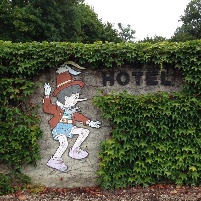 Pinocchio Hotel Gy